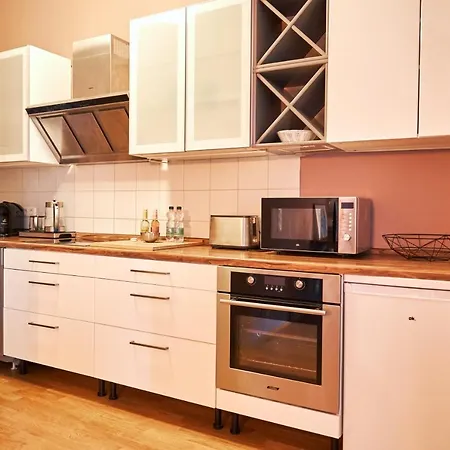 Cityloft - Im Zentrum, Inkl Parkplatz, Netflix, 3-raum Apartment
